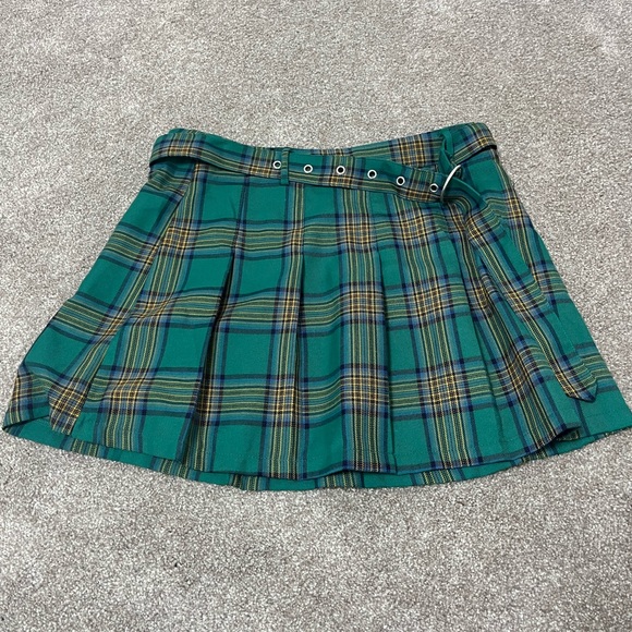 Dresses & Skirts - Almost famous M skirt
